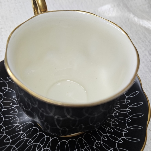 Royal Albert Crown Bone England China Teacup Saucer BLACK w/White Swirls Gold - Picture 3 of 16